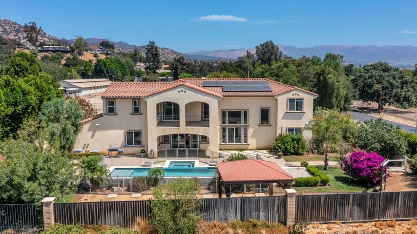 9611 Baden, Chatsworth, California 91311