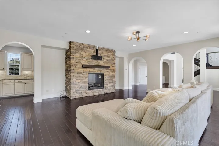 9611 Baden, Chatsworth, California 91311