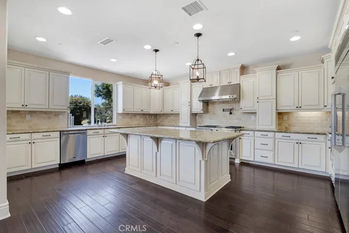 9611 Baden, Chatsworth, California 91311