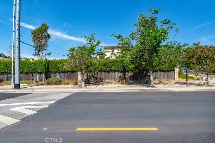 9611 Baden, Chatsworth, California 91311