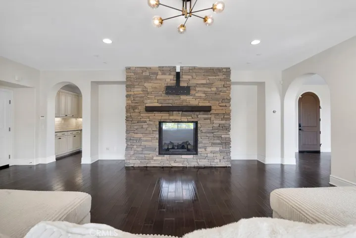 9611 Baden, Chatsworth, California 91311