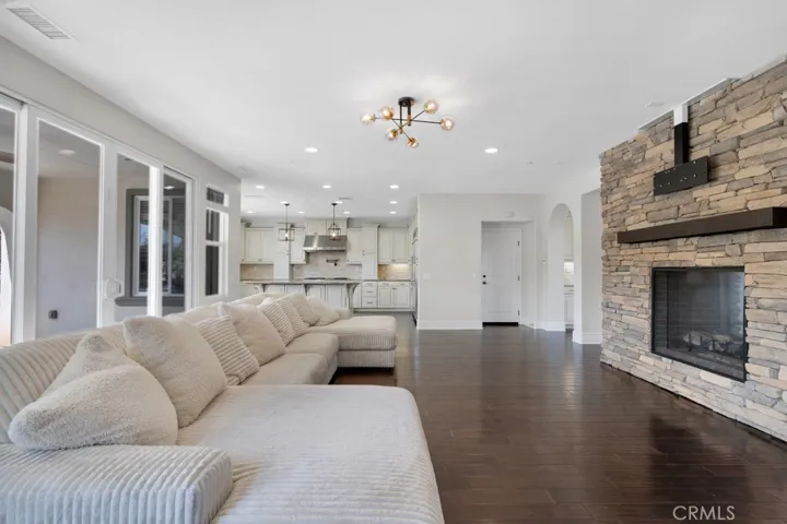 9611 Baden, Chatsworth, California 91311
