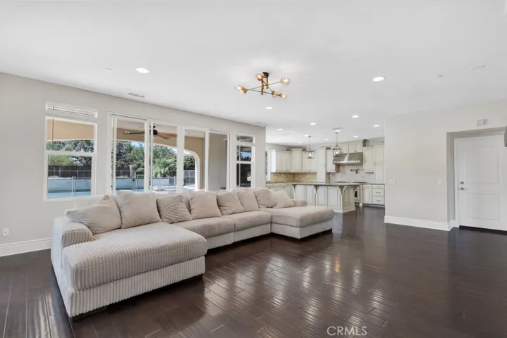 9611 Baden, Chatsworth, California 91311