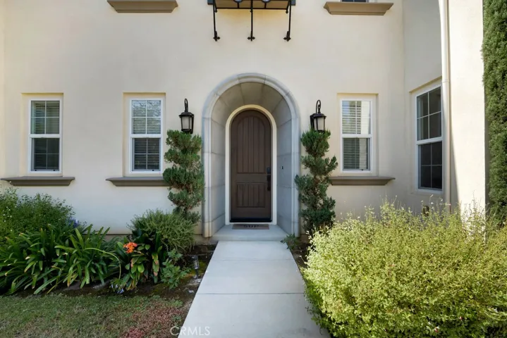 9611 Baden, Chatsworth, California 91311