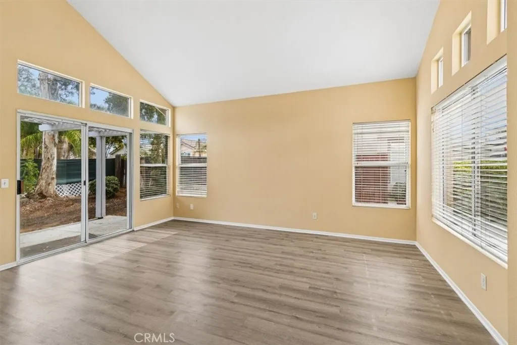 975 Solano, Corona, California 92882 — photo 5