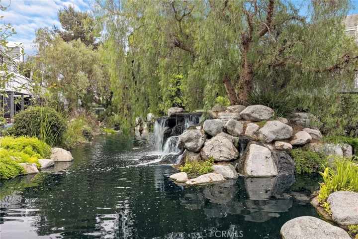 8206 Bridgepoint 206, Huntington Beach, California 92646