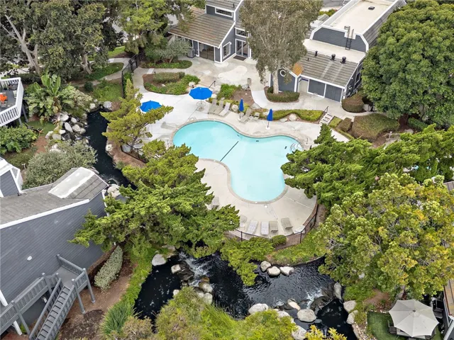 8206 Bridgepoint 206, Huntington Beach, California 92646