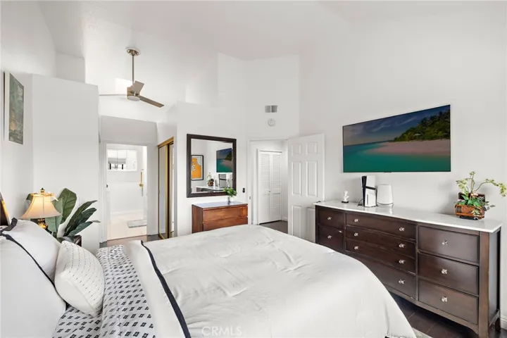 8206 Bridgepoint 206, Huntington Beach, California 92646