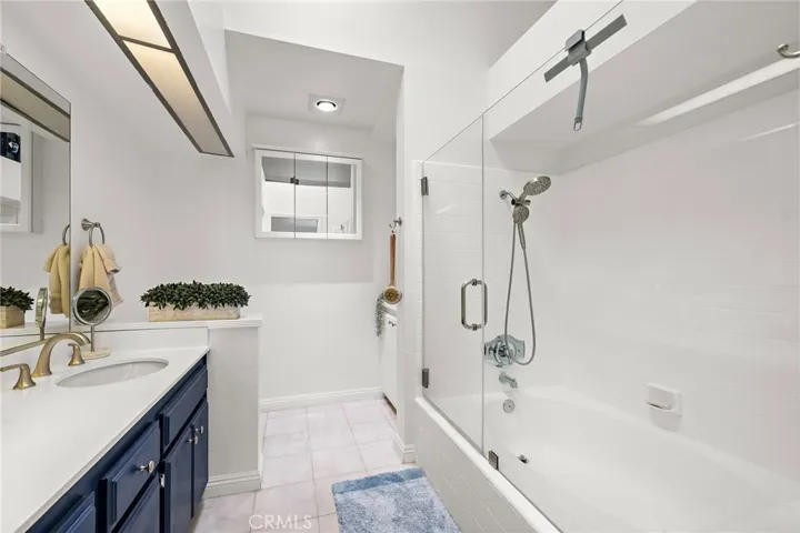 8206 Bridgepoint 206, Huntington Beach, California 92646