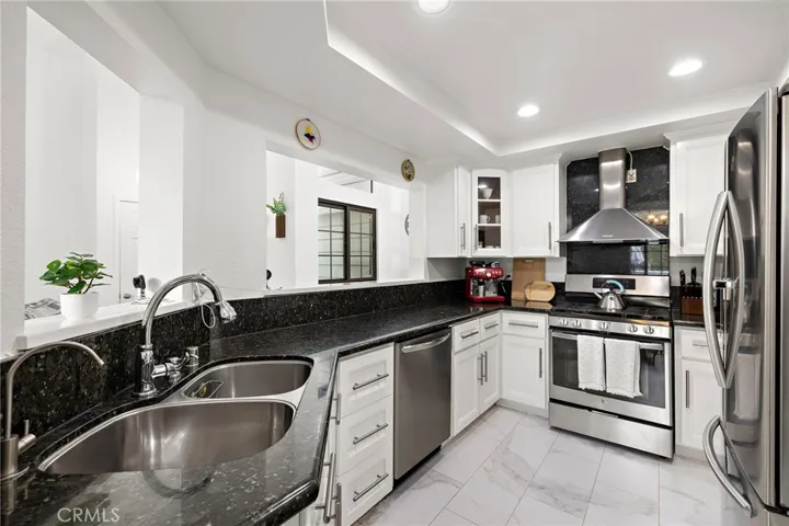 8206 Bridgepoint 206, Huntington Beach, California 92646