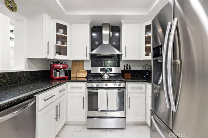8206 Bridgepoint 206, Huntington Beach, California 92646