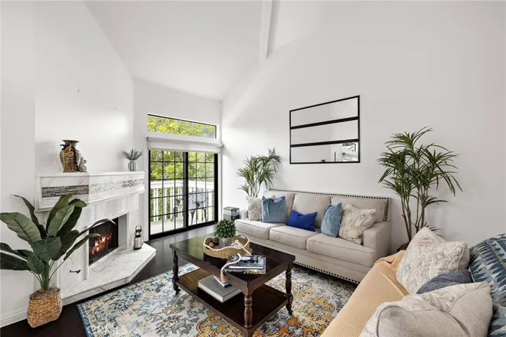 8206 Bridgepoint 206, Huntington Beach, California 92646