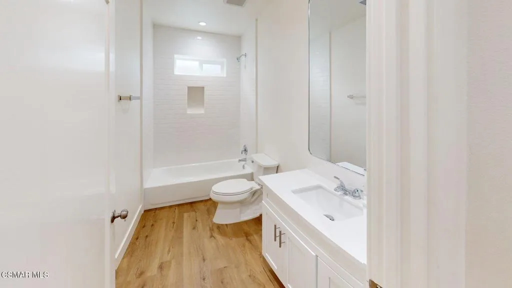 936-Calle-Pensaminto-C-Bathroom 2