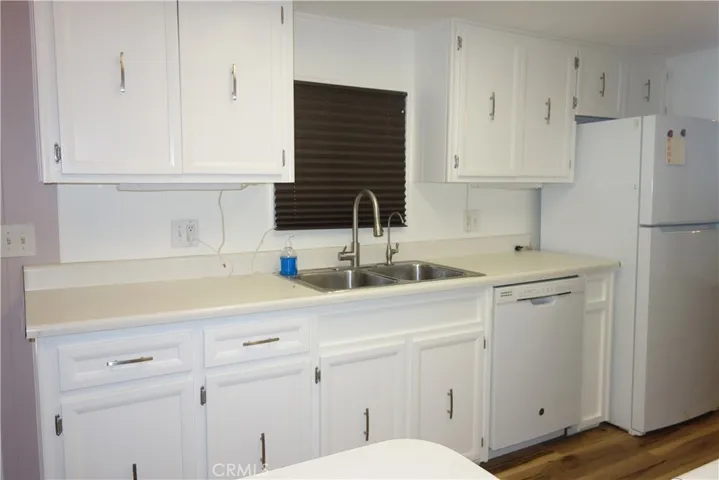 808 S Lyon, Hemet, California 92543