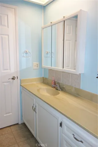 808 S Lyon, Hemet, California 92543
