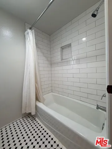 2809 Montrose Avenue 10, La Crescenta, California 91214