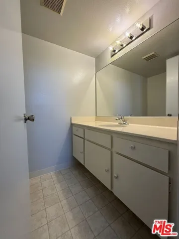 2809 Montrose Avenue 10, La Crescenta, California 91214