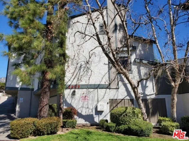 2809 Montrose Avenue 10, La Crescenta, California 91214