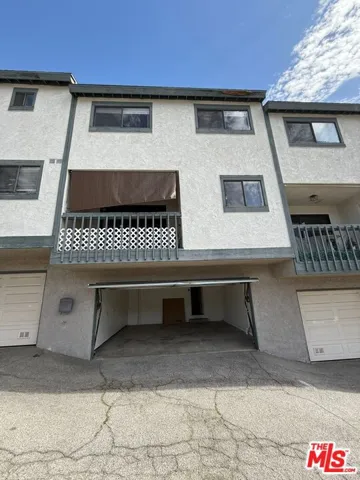 2809 Montrose Avenue 10, La Crescenta, California 91214