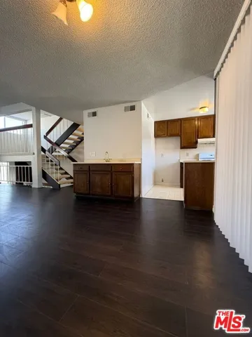 2809 Montrose Avenue 10, La Crescenta, California 91214