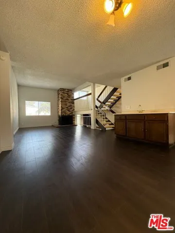 2809 Montrose Avenue 10, La Crescenta, California 91214