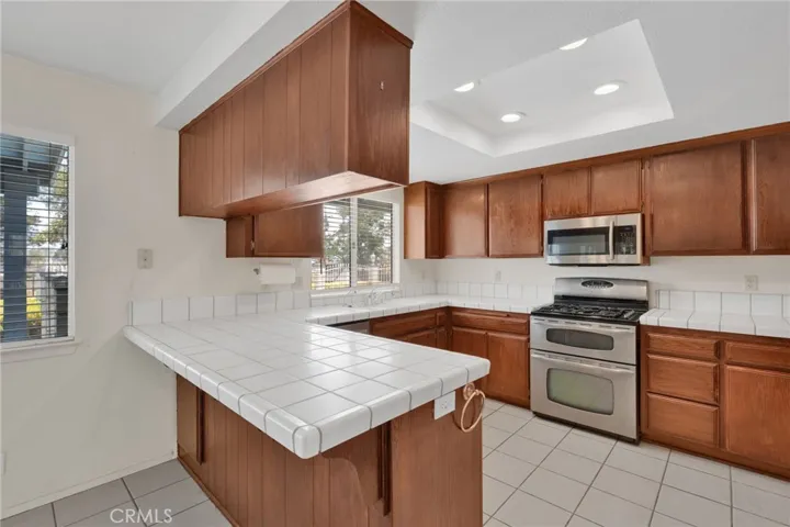 23333 Taos, Apple Valley, California 92307