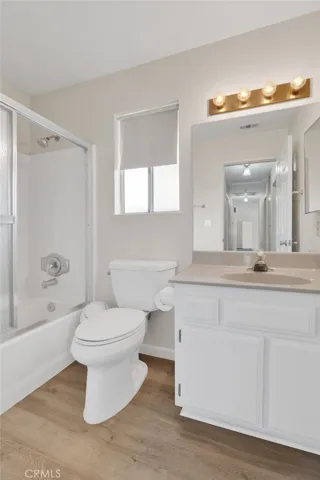 23333 Taos, Apple Valley, California 92307