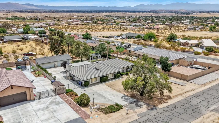 23333 Taos, Apple Valley, California 92307
