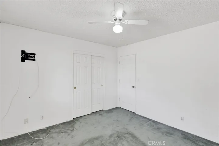 23333 Taos, Apple Valley, California 92307