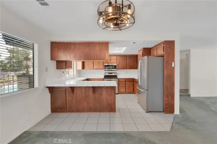 23333 Taos, Apple Valley, California 92307