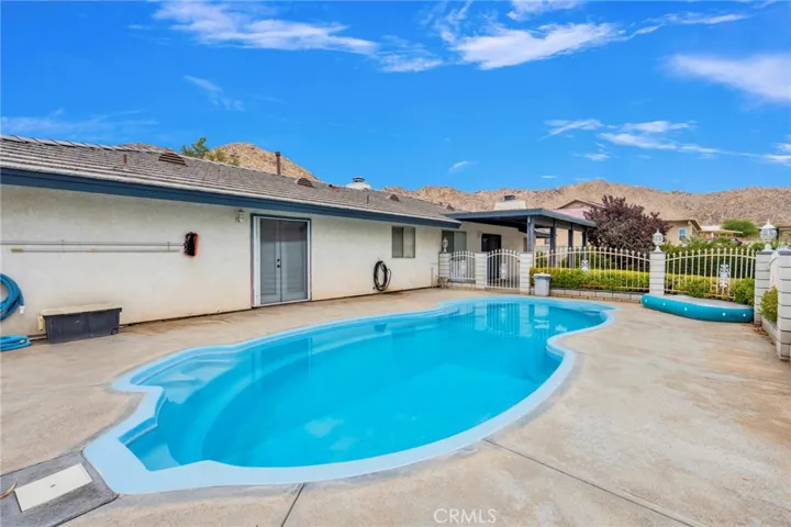 23333 Taos, Apple Valley, California 92307