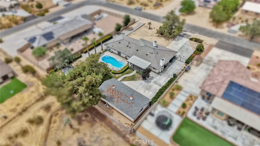 23333 Taos, Apple Valley, California 92307