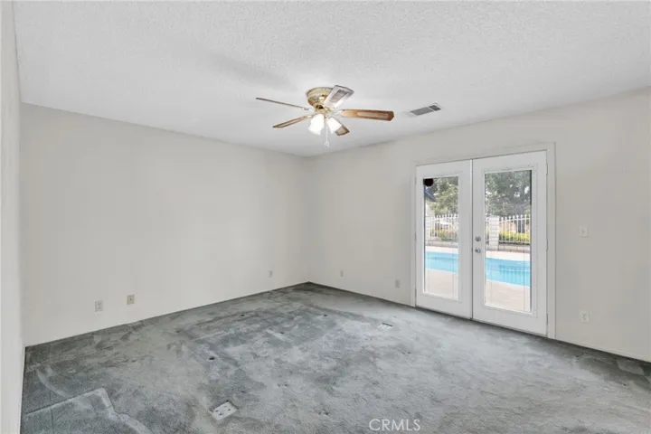 23333 Taos, Apple Valley, California 92307