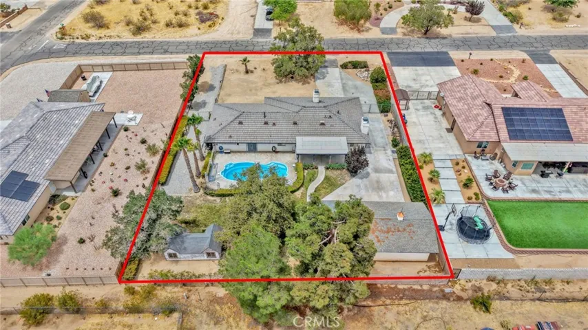 23333 Taos, Apple Valley, California 92307