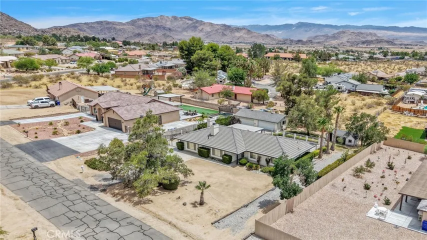 23333 Taos, Apple Valley, California 92307