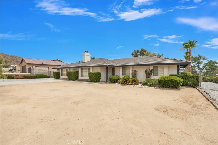 23333 Taos, Apple Valley, California 92307