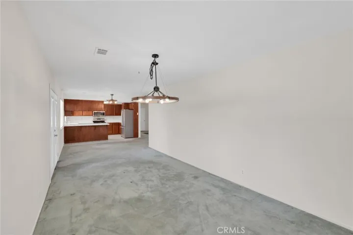 23333 Taos, Apple Valley, California 92307