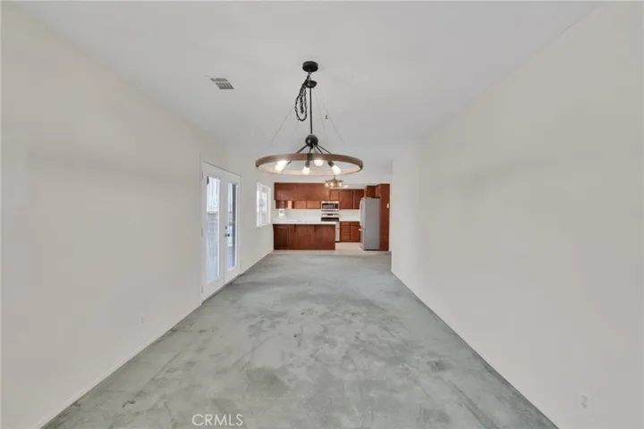 23333 Taos, Apple Valley, California 92307