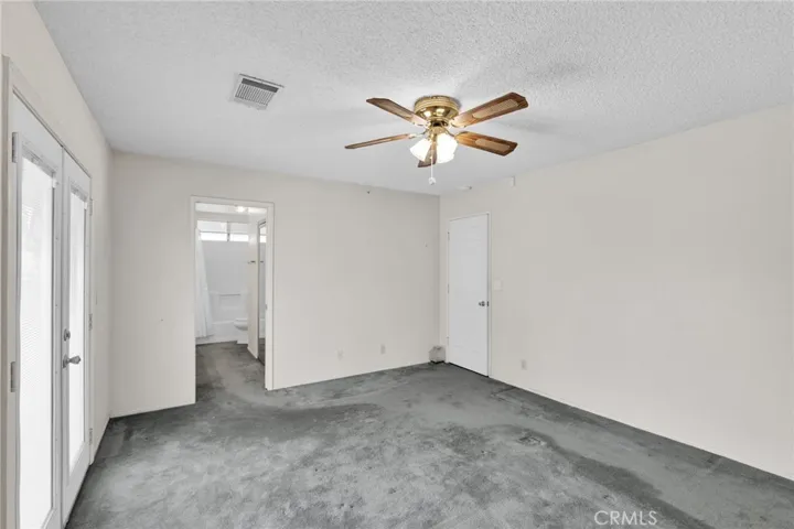 23333 Taos, Apple Valley, California 92307