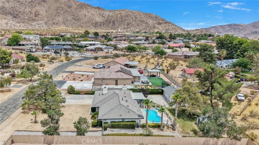23333 Taos, Apple Valley, California 92307