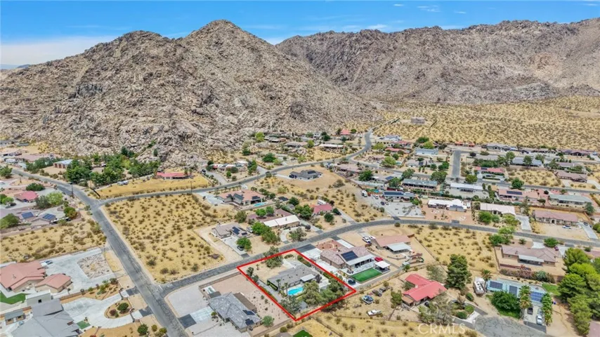 23333 Taos, Apple Valley, California 92307