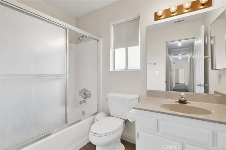 23333 Taos, Apple Valley, California 92307