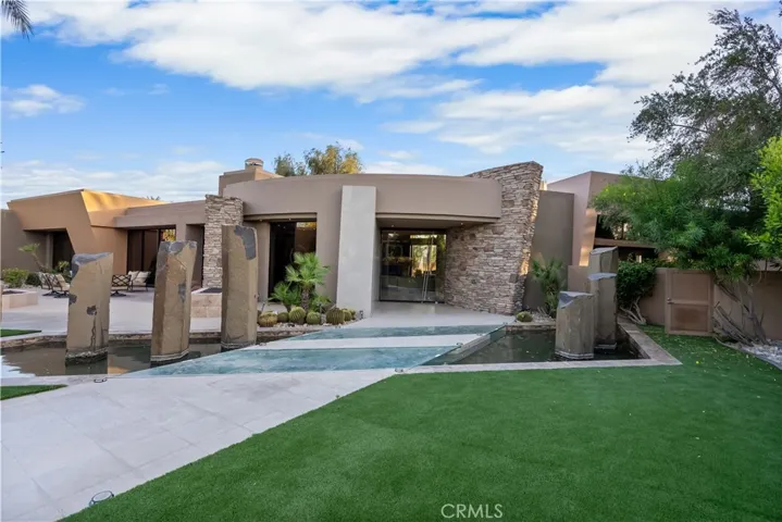 68 Royal Saint Georges Way, Rancho Mirage, California 92270