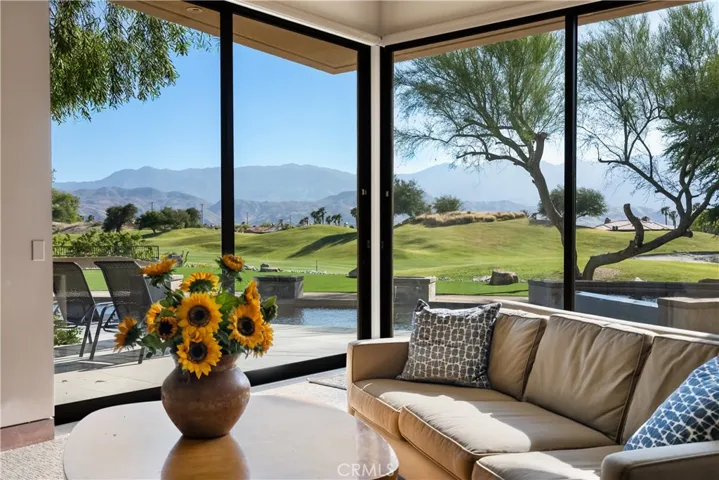 68 Royal Saint Georges Way, Rancho Mirage, California 92270