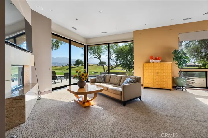 68 Royal Saint Georges Way, Rancho Mirage, California 92270