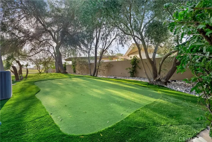 68 Royal Saint Georges Way, Rancho Mirage, California 92270