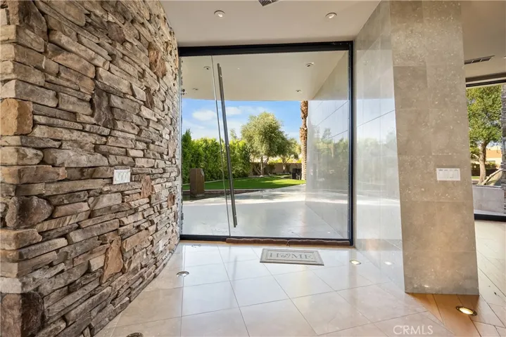 68 Royal Saint Georges Way, Rancho Mirage, California 92270