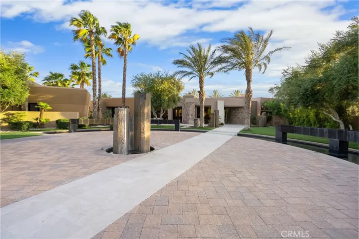 68 Royal Saint Georges Way, Rancho Mirage, California 92270