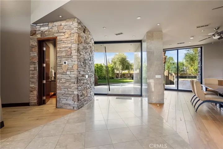 68 Royal Saint Georges Way, Rancho Mirage, California 92270