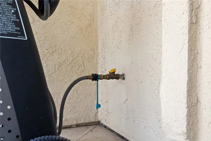 Gas line for direct use.